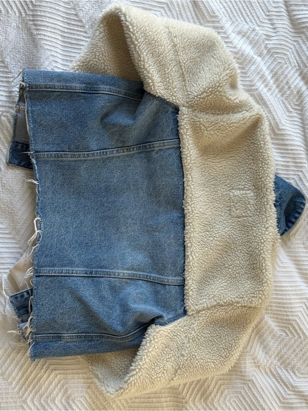 Abercrombie & Fitch Light Blue Denim Jacket with Cream Sherpa - Picture 5 of 6